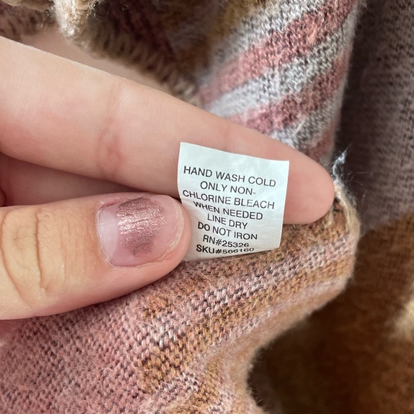 ❄️ World Market Brown Quilted Pattern Poncho Shrug OS - Picture 6 of 8